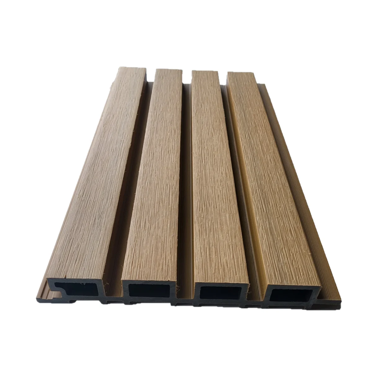Composiet gevelbekleding teak